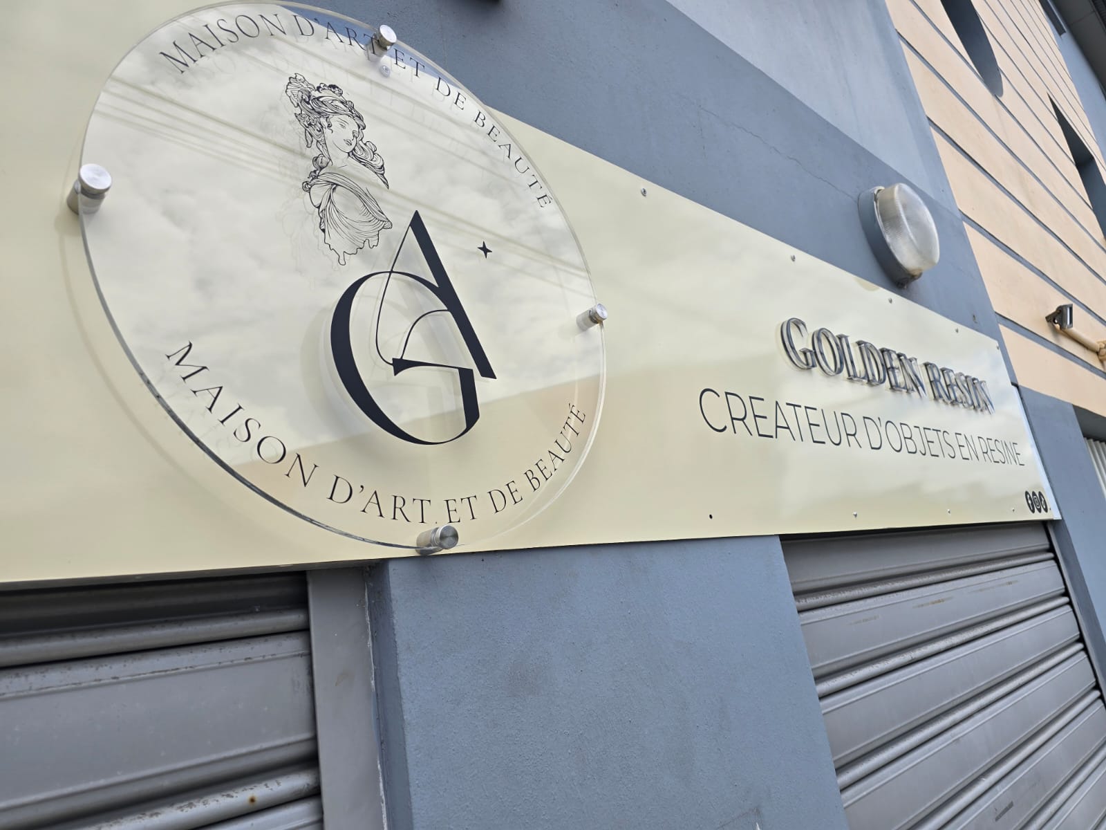 Enseigne maison d'art et de beauté 4